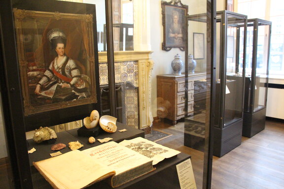 Ausstellung „Die Erforschung der Natur“ im Aachener Couven-Museum Bild aus der Ausstellung „Die Erforschung der Natur. Frühe naturkundliche Sammlungen zwischen Liebhaberei und Wissenschaft“ im Aachener Couven-Museum (2016)
